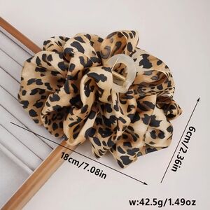 Leopard Print Hair Claw Clip